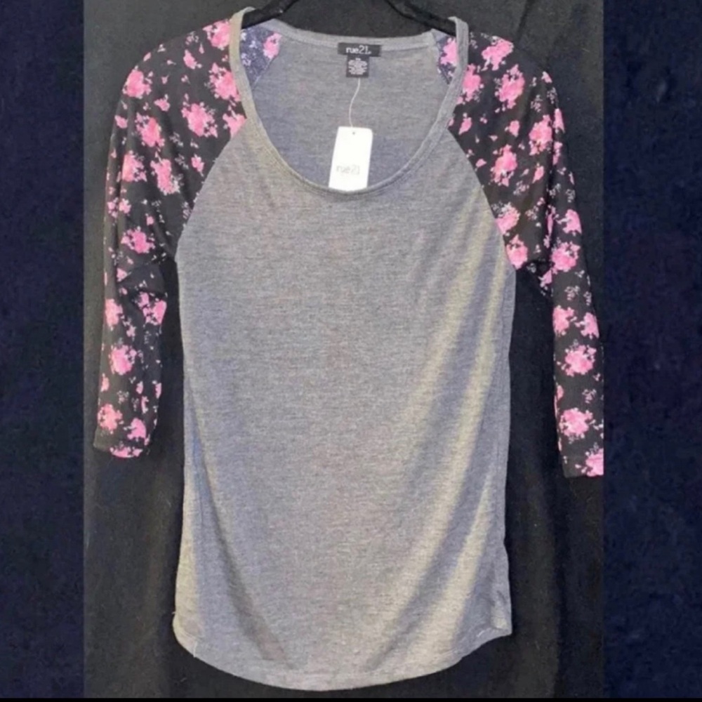 New Women’s Junior’s XS Rue21 Grey & Floral Thermal Raglan Tee